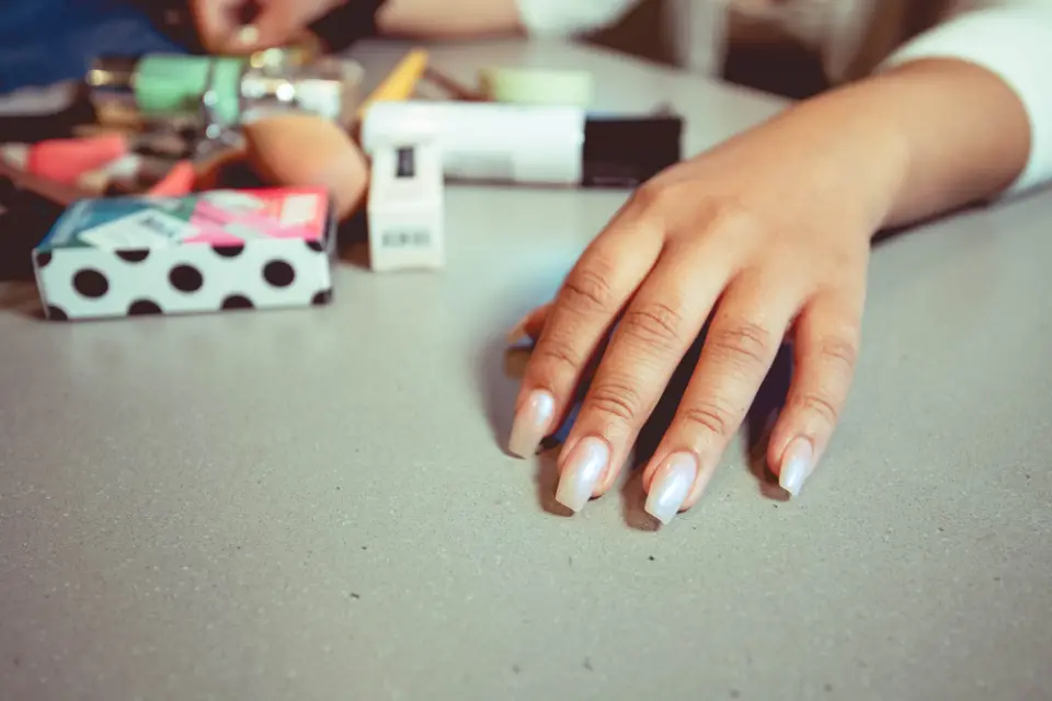 Nude brillante